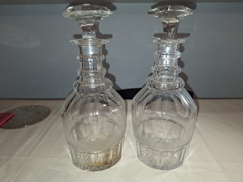 Paire carafes en cristal - ,