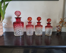 Série de 4 flacons en cristal