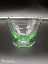 1 coupe champagne,dessert en